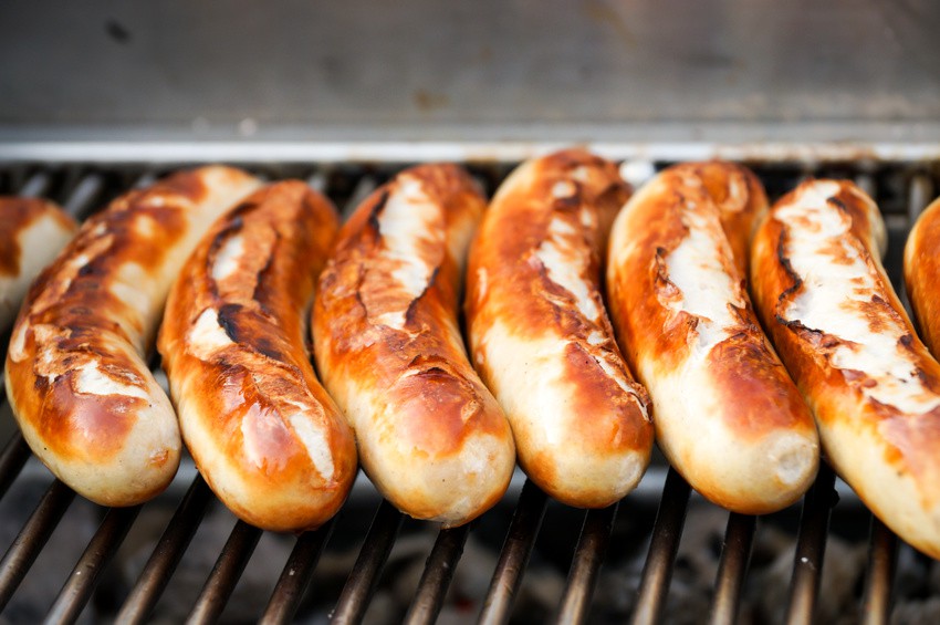 Hausgemachte knackige Rostbratwurst unter Mici und Grillspezialitäten > Alles zum Grillen